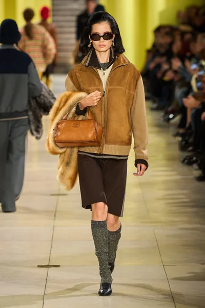 Look 32